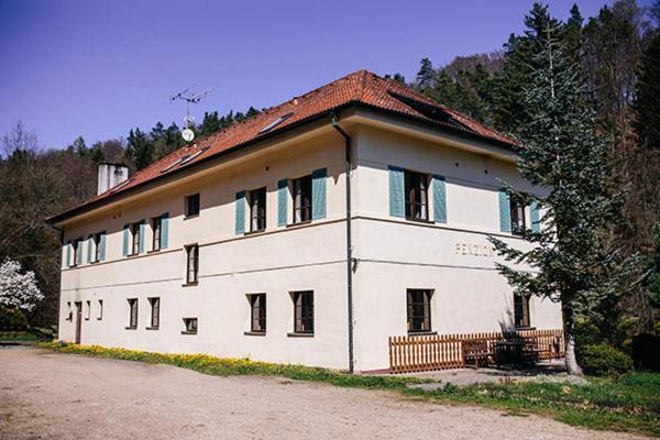 Penzion Myslivna Mukarov Mukarov  Buitenkant foto