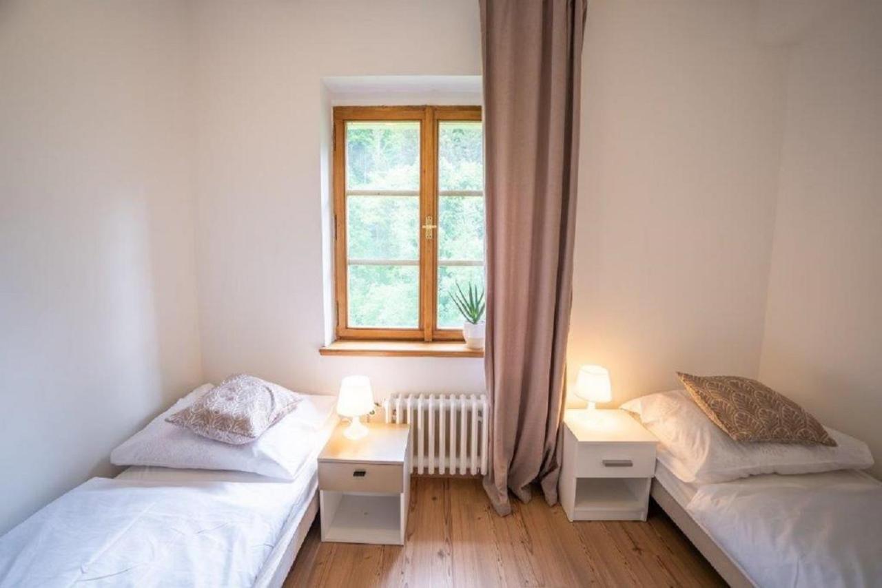 Penzion Myslivna Mukarov Mukarov  Buitenkant foto