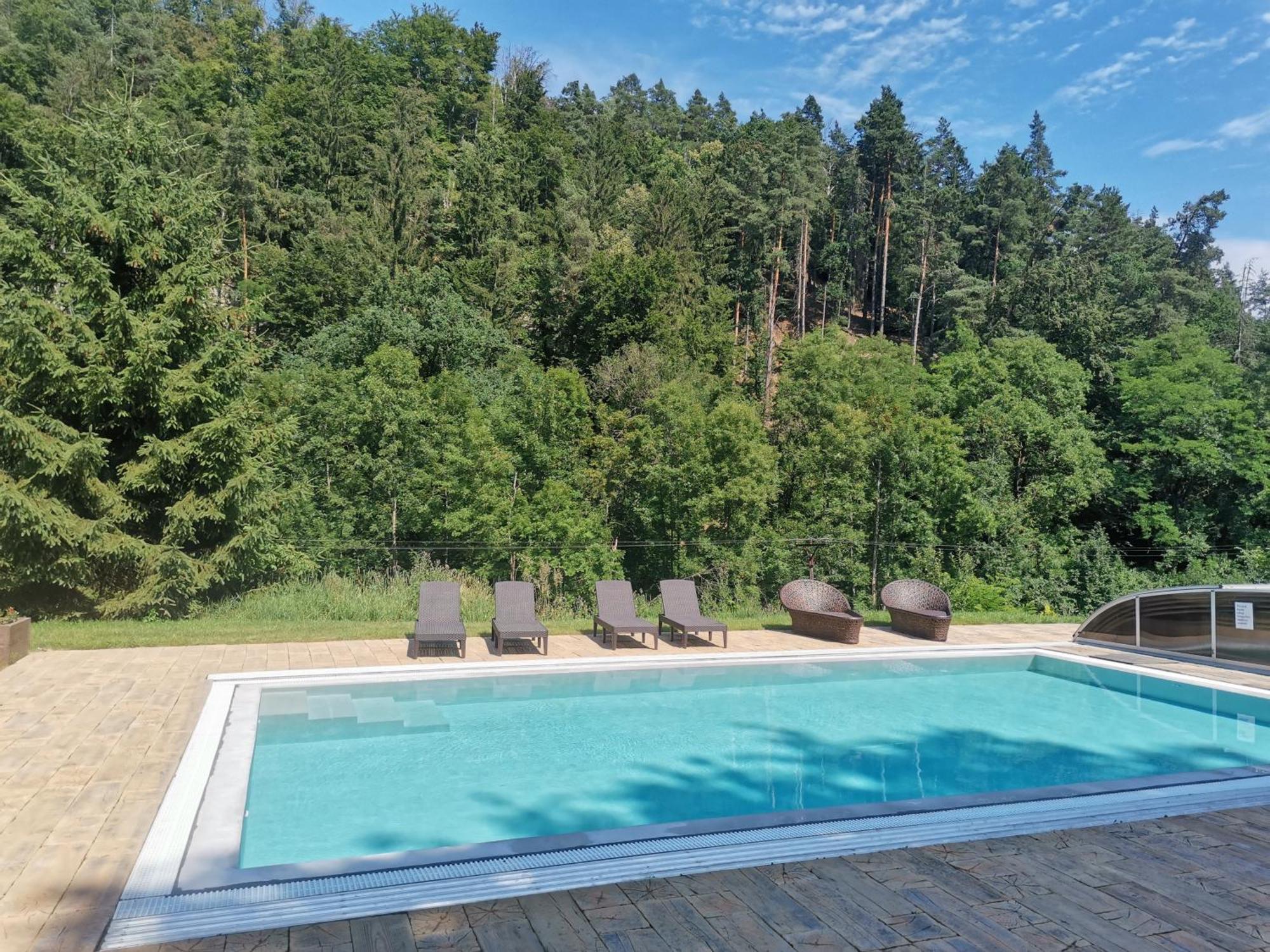 Penzion Myslivna Mukarov Mukarov  Buitenkant foto